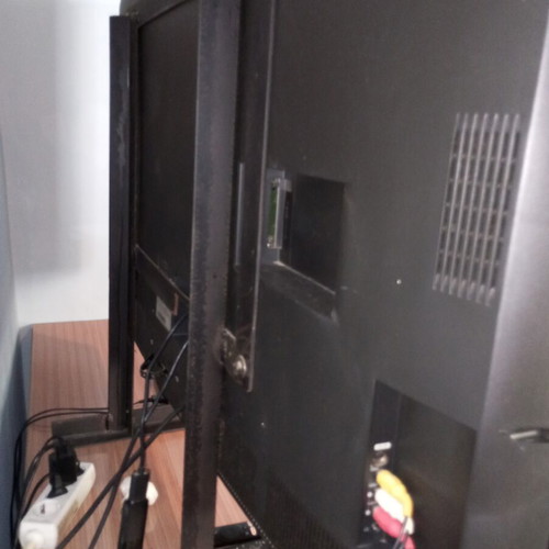 Samsung 46" TV used with Xiaomi Mi TV Stick and 2 HDMI ports
