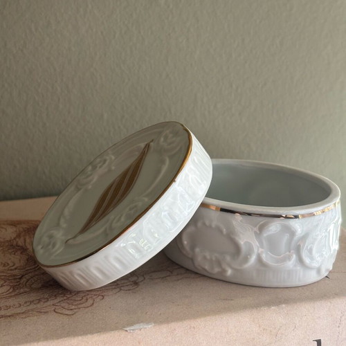 Limoge porcelain jewelry box used