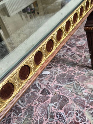 Vintage coffee table like new with mirror