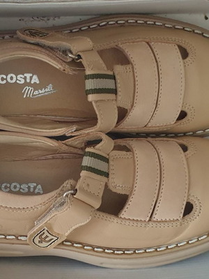 Children's Sandals Dicosta size 29. In excellent condition