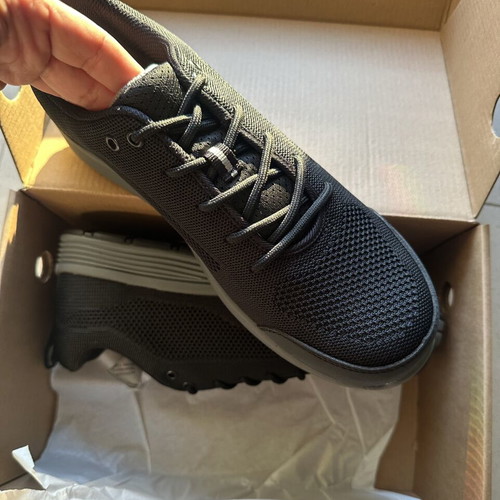 Work shoes new, steel toe, very lightweight, size 43, black