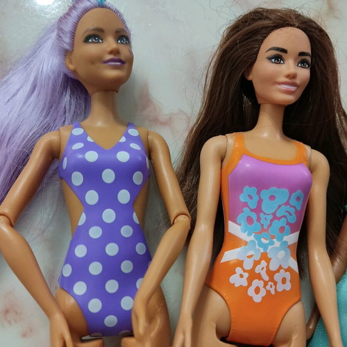 Barbie and Disney doll set like new