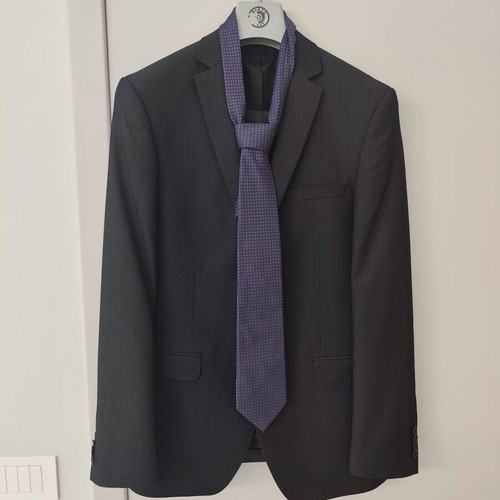 Berto Lucci suit size 50 dark anthracite with Oxford tie like new