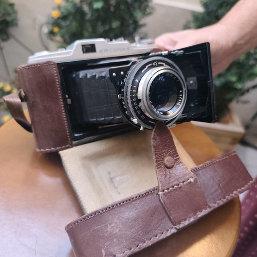 Ercona II camera used with leather case