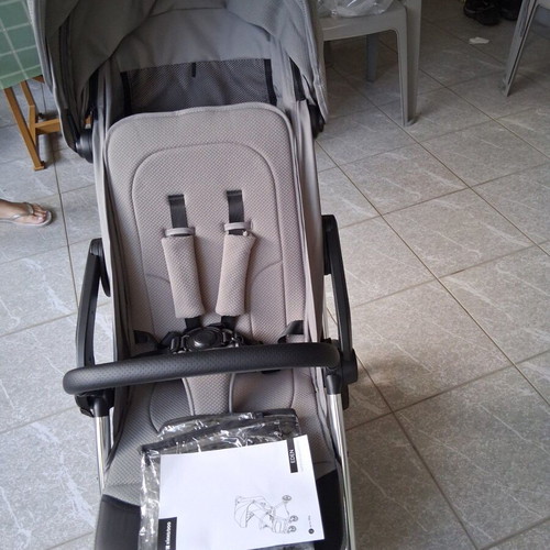 Kika boo Eden Grey stroller like new, lightweight aluminum frame