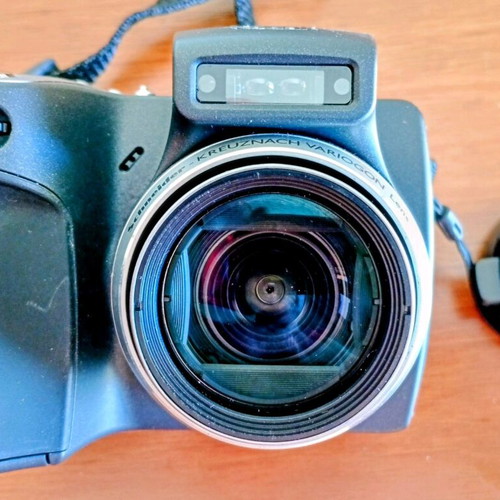 Kodak EasyShare DX6490 camera like new