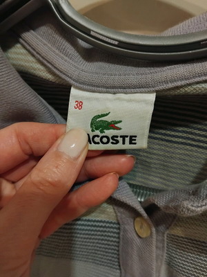 Lacoste polo μπλούζα σαν καινούργιο, πολύχρωμη μέγεθος M