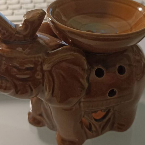 Elephant incense burner like new, brown ceramic for tealight