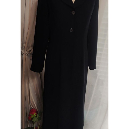 Thin black coat with detachable fur collar like new, size M