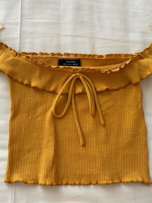 Μπλούζα Bershka κίτρινη μέγεθος S like new