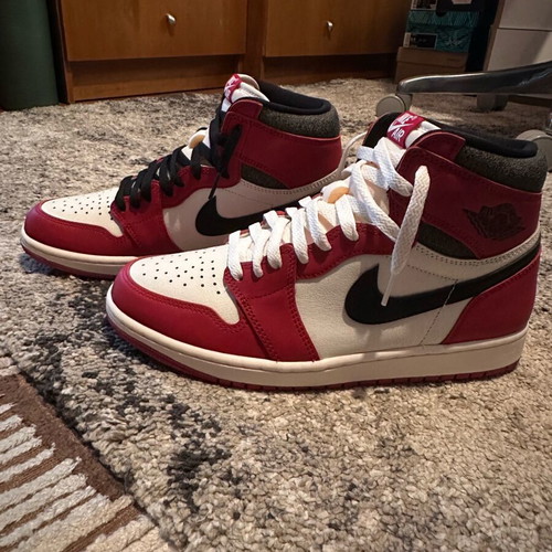 Air Jordan 1 Retro High OG Lost and Found Chicago sneakers size 43 new