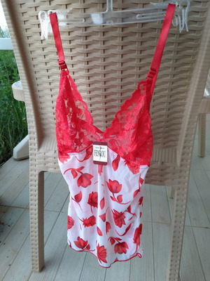 Women's tank top new with tag, size M