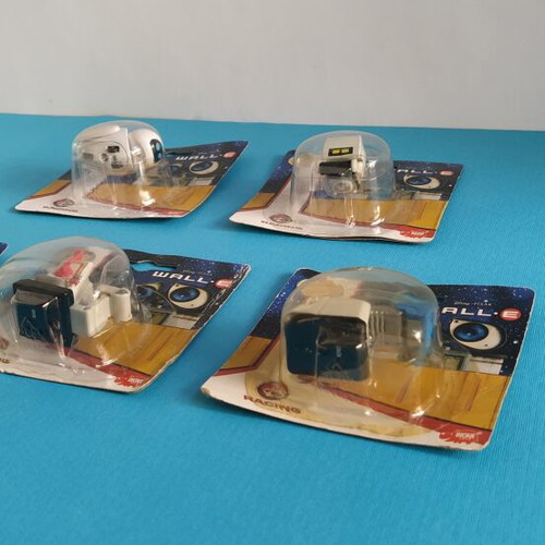 Wall-e Paintbot Mini Figures pack of 5 like new