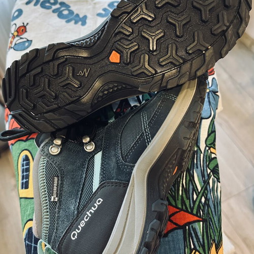 Quechua MH100 Mid Waterproof Hiking Shoes like new, women's