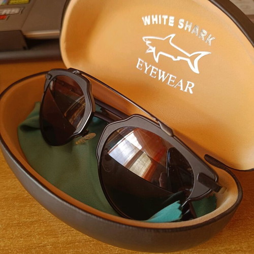 Whiteshark sunglasses black in excellent condition with special mirror