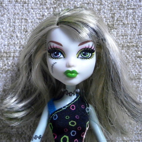 Monster High Frankie Stein Skultimate Roller Maze doll used
