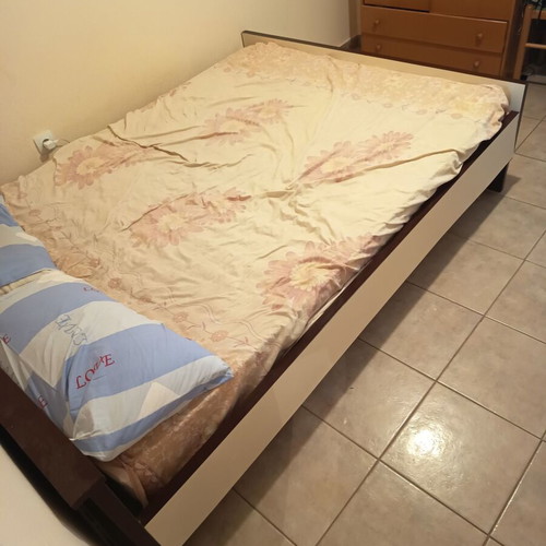Bed with mattress, 1.50 × 2.00 m