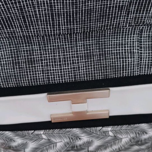 Hispanitas handbag used, black and white