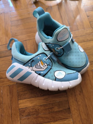 Adidas Frozen детски обувки номер 21 употребявани