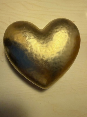 Decorative heart-shaped ornament gold like new