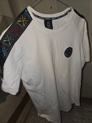 Vinyl Art short-sleeve shirt like new, size L, black and white
