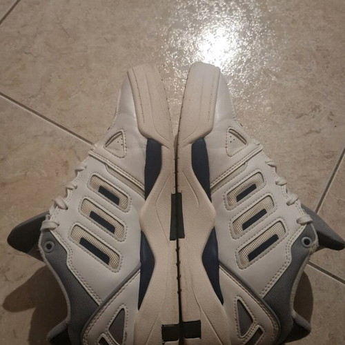 Παπούτσια Adidas αθλητικά νούμερο 43 1/3 ελαφρώς χρησιμοποιημένα, άσπρα