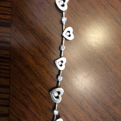 Silver bracelet used with heart design 925