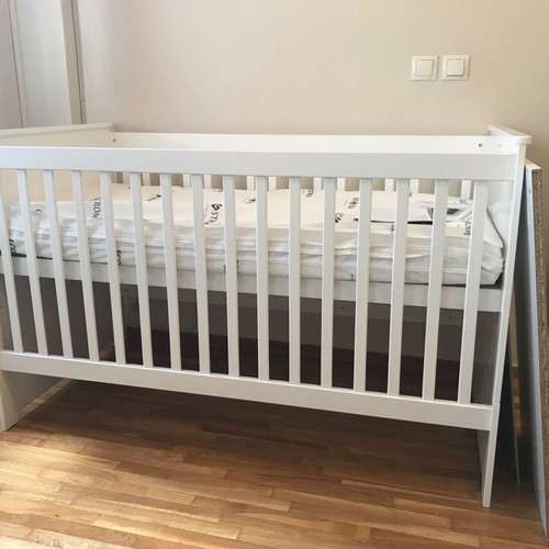 Baby cot convertible to bed new with extension