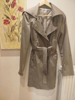 Two Feelings Khaki Trench Coat new, size M 38 10