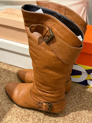 Leather brown mid-calf boots used, size 37