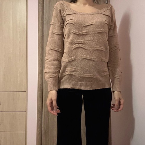 Stradivarius light sweater pink - dusty apple with gold thread like new