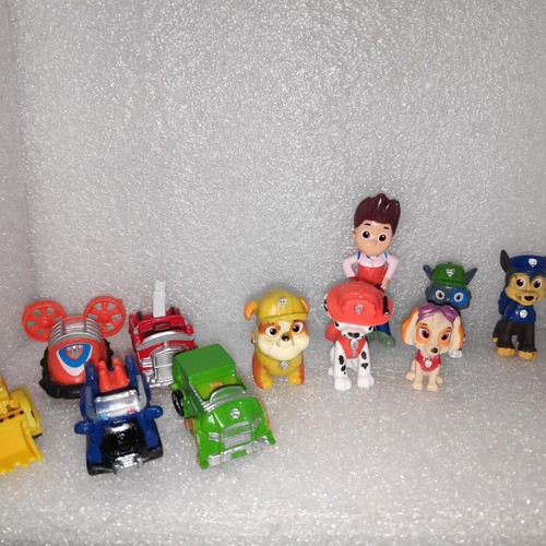 Paw Patrol collectible figures set of 12 like new