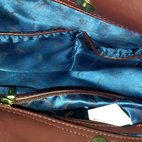 Axel hand bag used with multiple compartments synthetic leather