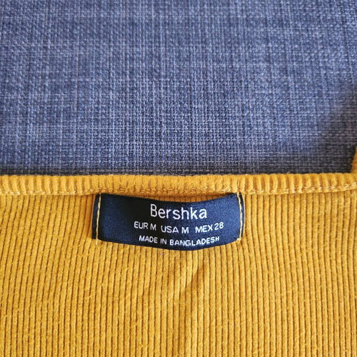 Bershka Crop Top with Spaghetti Straps musardi like new, Medium