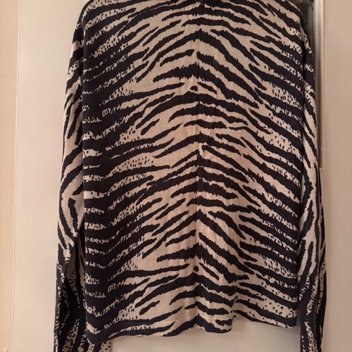 Zebre cardigan 100% silk size XL like new, black and beige