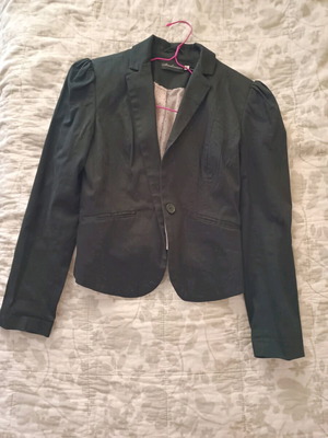 Women's blazer used with slightly puffed shoulders size L