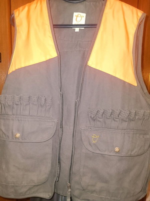 Toxotis 1011 hunting vest new, durable technical fabric