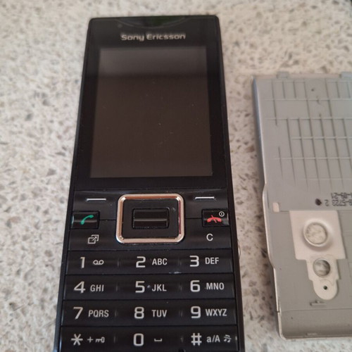 Sony Ericsson Cedar J108i used mobile phone with charger