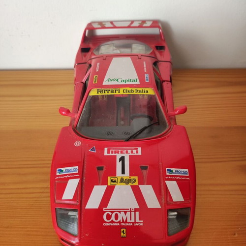 Burago Ferrari F40 1987 μινιατούρα αγωνιστικού αυτοκινήτου 1:18 κλίμακα
