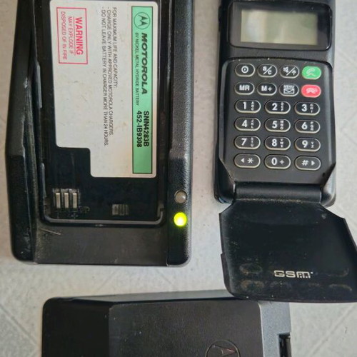 Motorola 7200 used with 2 batteries and charging base
