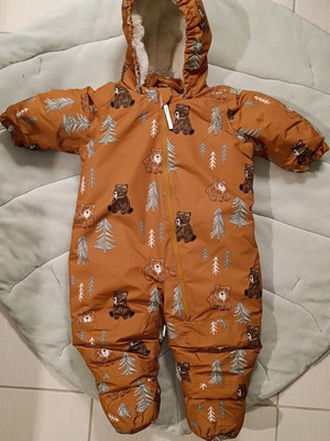 Baby jumpsuit jacket new with fur lining size 62-68