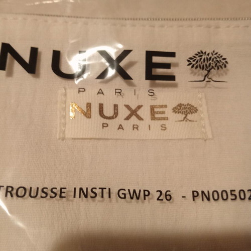Nuxe fabric toiletry bag 17x22 cm beige with gold details