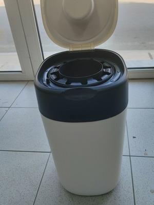 Tommee Tippee bin like new