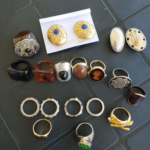 Rings like new, pack of 12 pieces