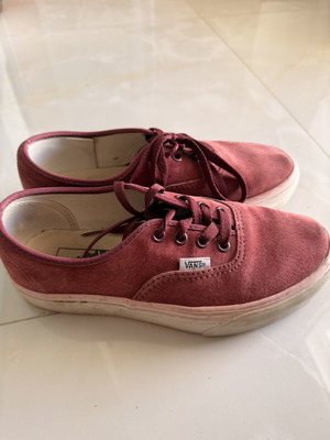 Vans sneakers used, burgundy size 38
