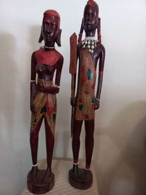 Wooden carved African tribal figures like new, set of 2