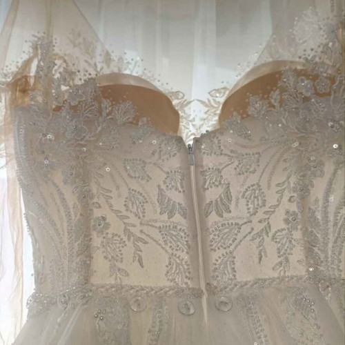 Wedding dress with train, size 42, white, worn once