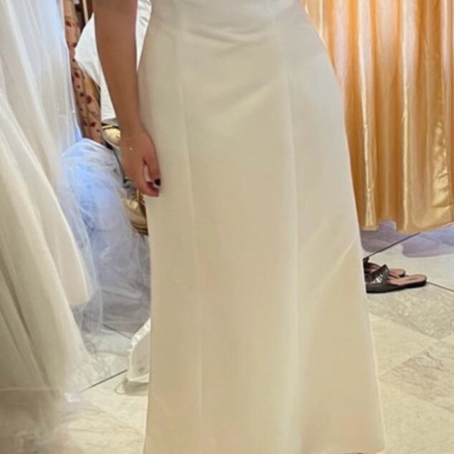 Wedding dress like new with veil, sizes M-L-XL