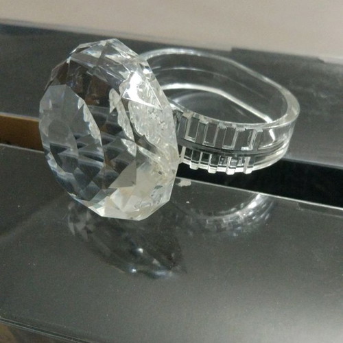 Napkin rings used, 2 sets of 4 pieces, acrylic, Jubilee brand