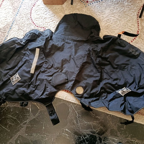 Tucano Urbano Termoscud waterproof motorcycle leg cover for Piaggio Beverly 250, like new